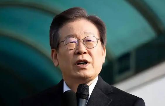 韩大选关键时刻，保守派谋联手，李在明遭晴天霹雳，火速作出表态