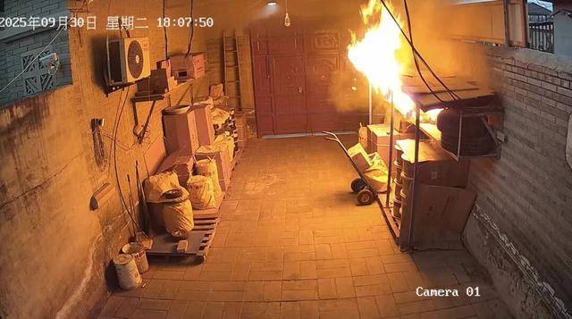 “拆完快递的纸箱立马扔掉”火上热搜,网友:不敢囤了