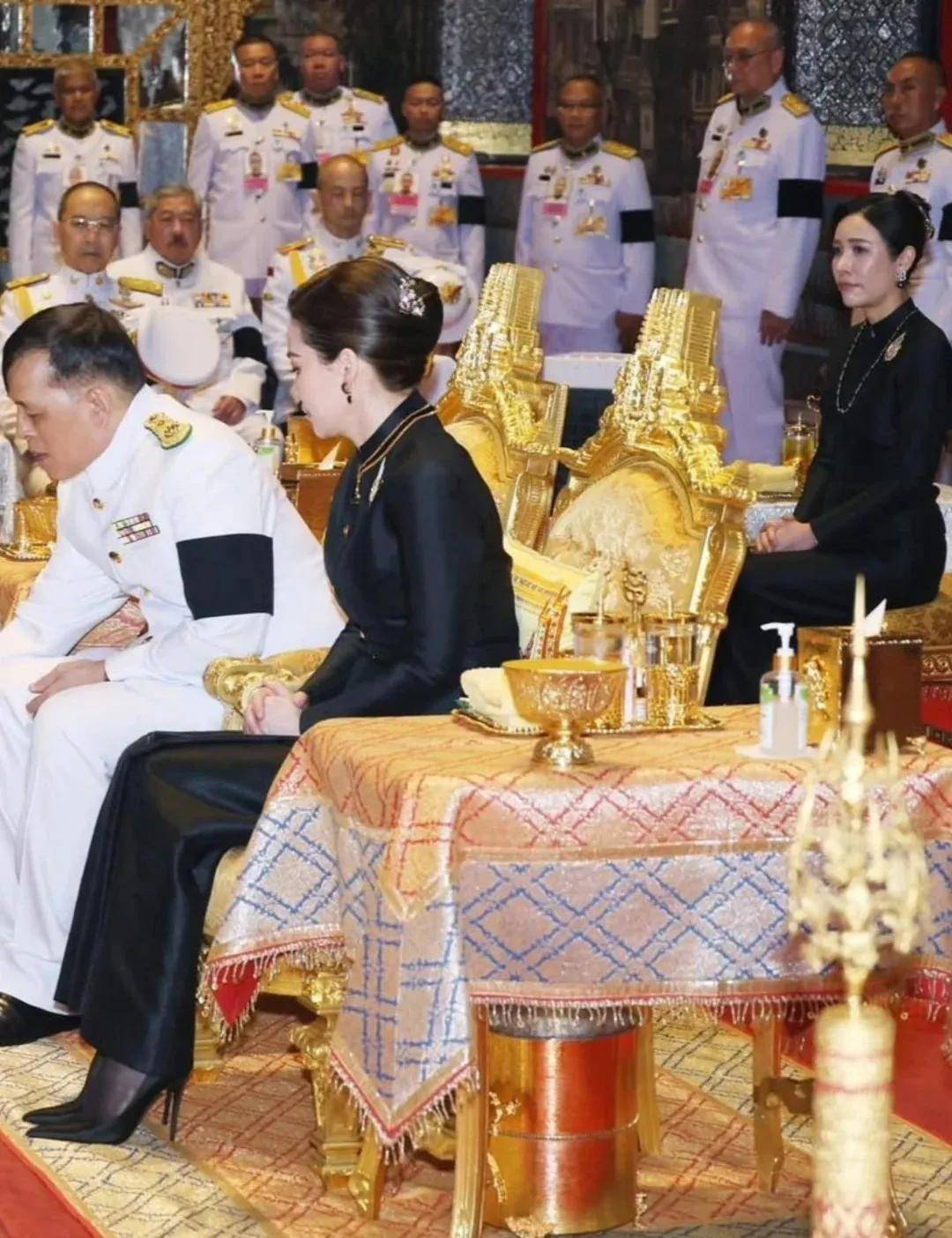 泰国王后访华“穿搭九宫格”出圈，隆重珠宝展现用心诚意